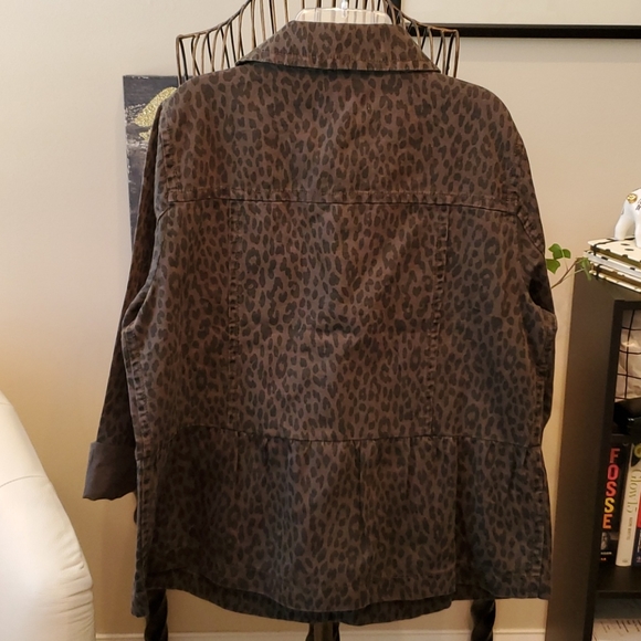 LOFT Large Petite Lightweight Leopard Fall Jacket - Picture 4 of 10